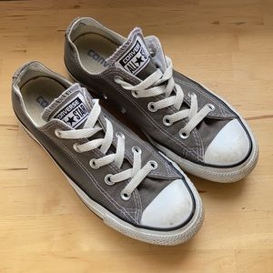 Classic Converse gray low top sneakers W’s US 6